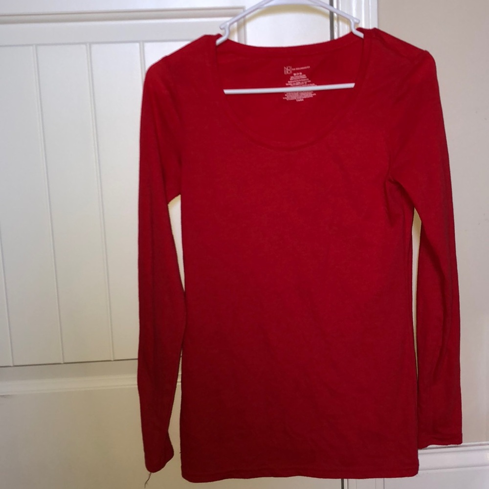 U-neck tee